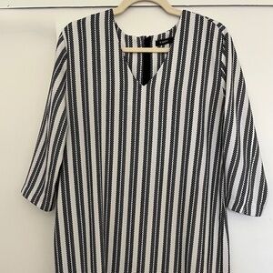 Black and white herringbone 3/4 sleeve sheath dress, b. young. sz 40 euro/12 US